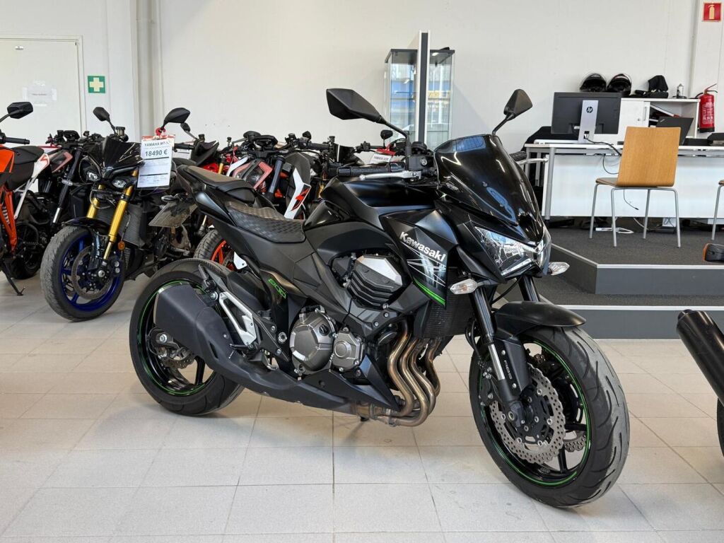 Kawasaki Z 2016 Musta