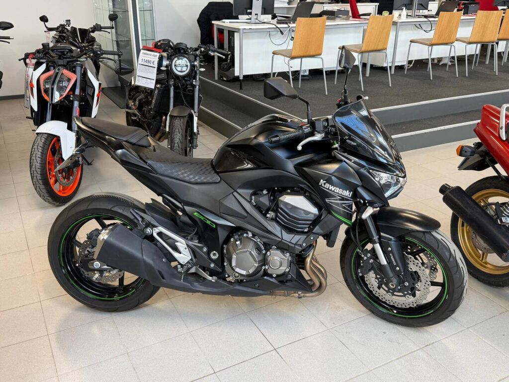 Kawasaki Z 2016 Musta