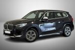 BMW iX1 2023 Musta