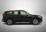 BMW iX1 2023 Musta