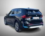 BMW iX1 2023 Musta