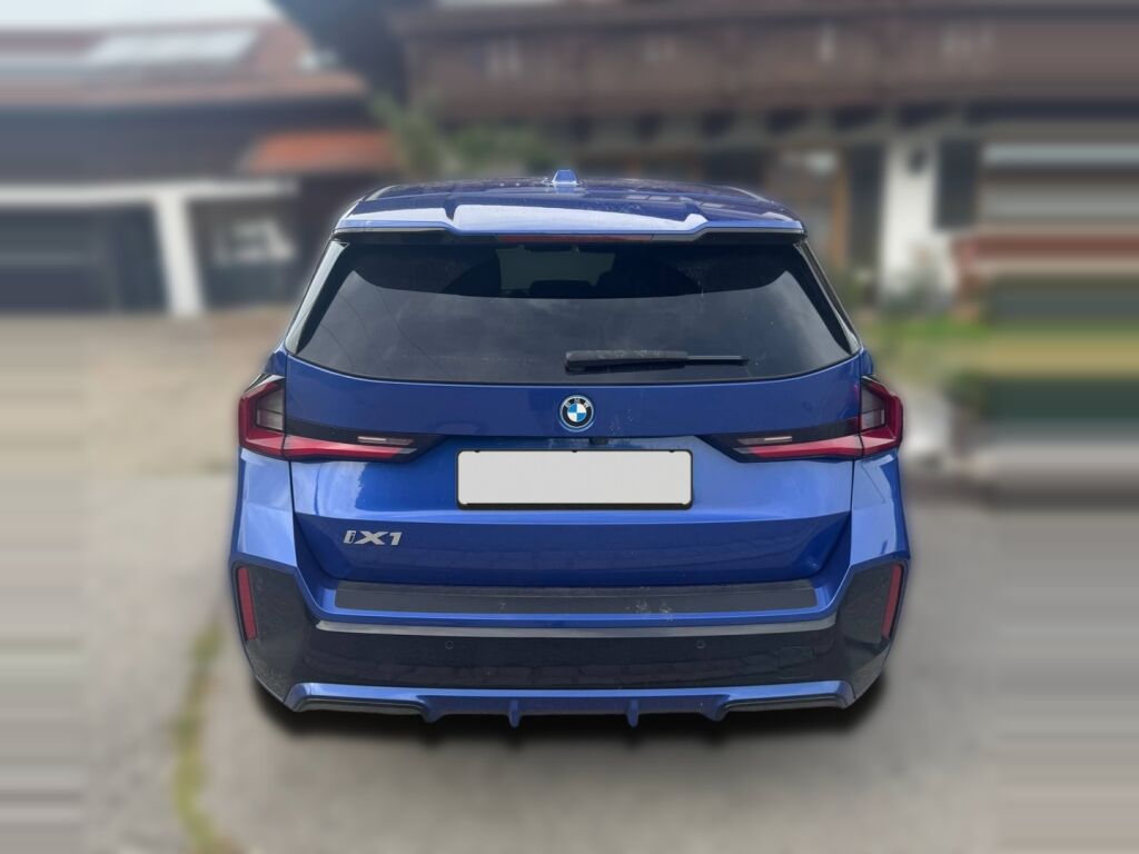 BMW iX1 2023 