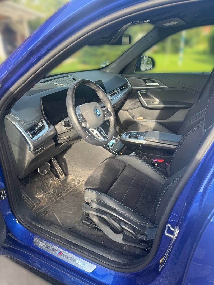 BMW iX1 2023 