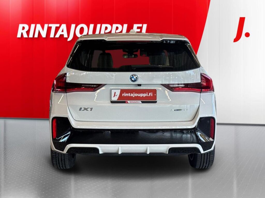 BMW iX1 2024 Valkoinen (Alpine White 3)