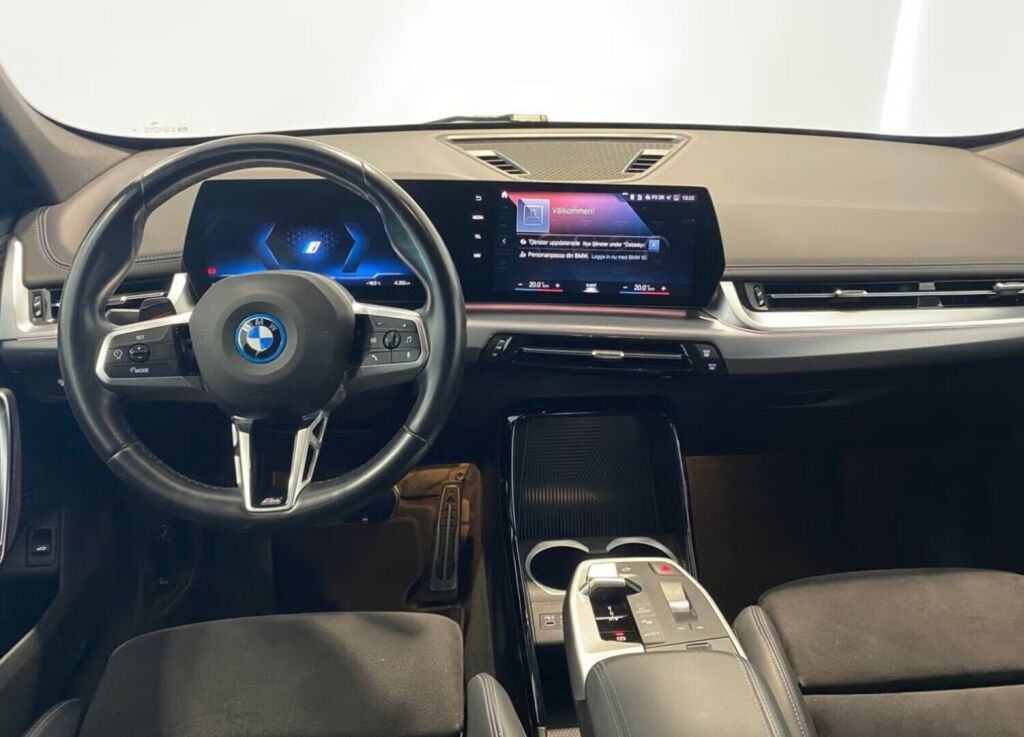 BMW iX1 2024 Valkoinen (Alpine White 3)
