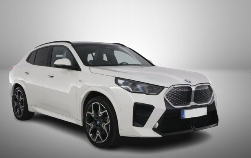 BMW iX2 2024 Valkoinen (Alpine White 3)