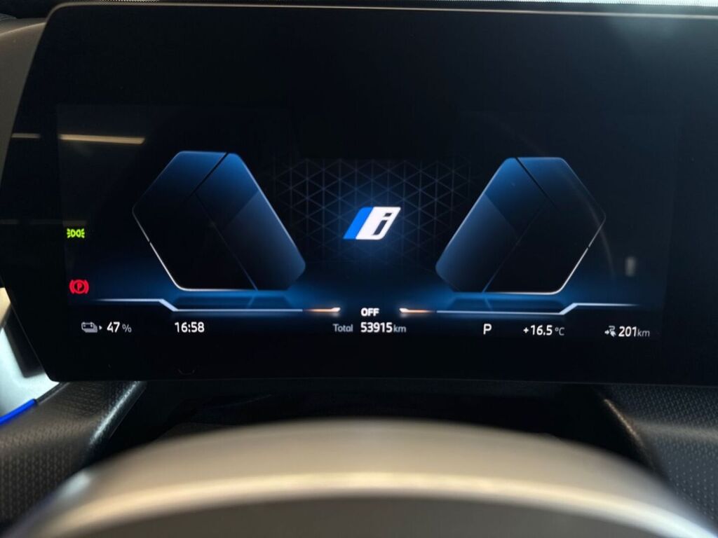 BMW iX1 2024 Musta