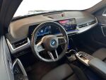 BMW iX1 2024 Musta