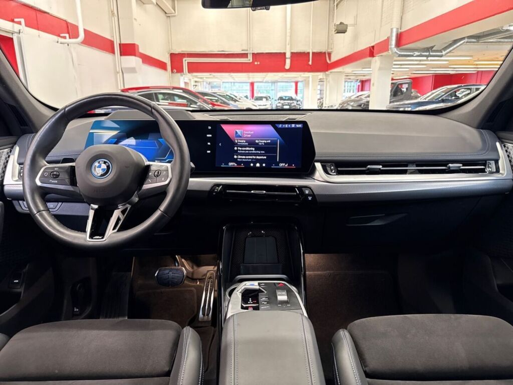 BMW iX1 2024 