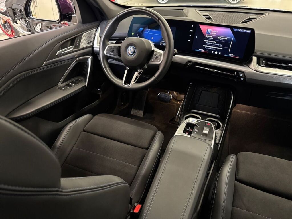 BMW iX1 2024 
