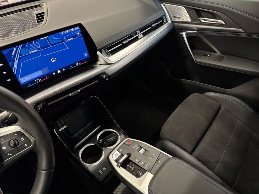BMW iX1 2024 