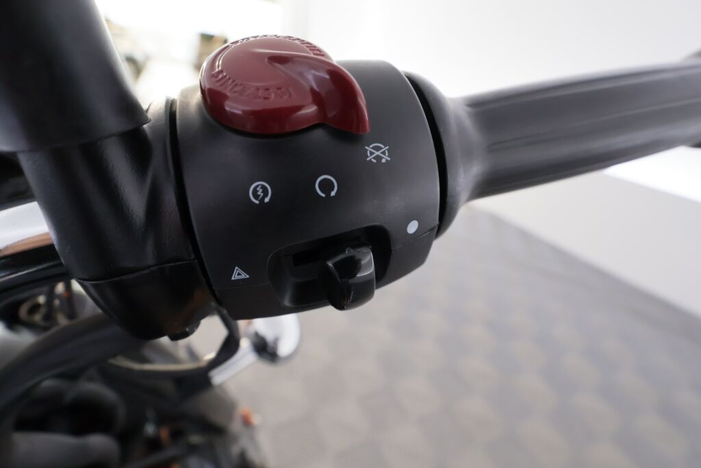 Royal enfield CLASSIC 2023 Musta