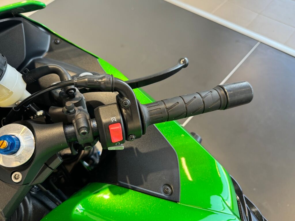 Kawasaki ZZR 2014 Vihreä