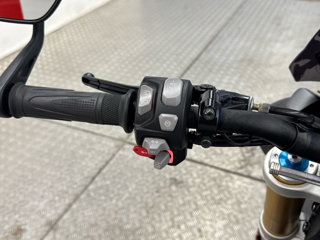 Triumph Speed Triple 2023 