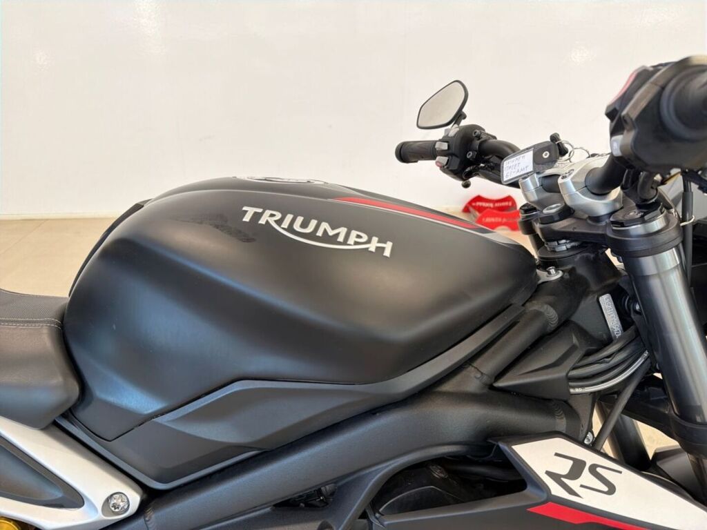 Triumph STREET TRIPLE 2020 