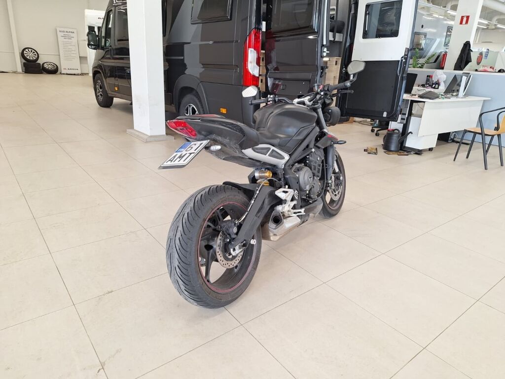 Triumph STREET TRIPLE 2020 