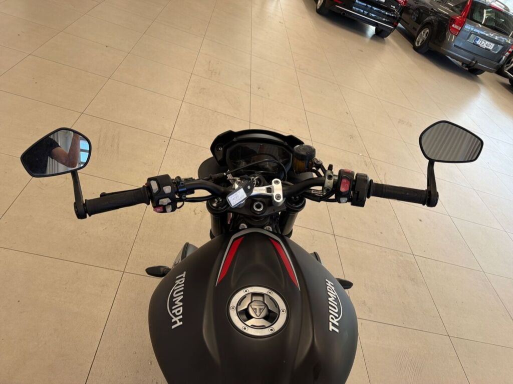 Triumph STREET TRIPLE 2020 