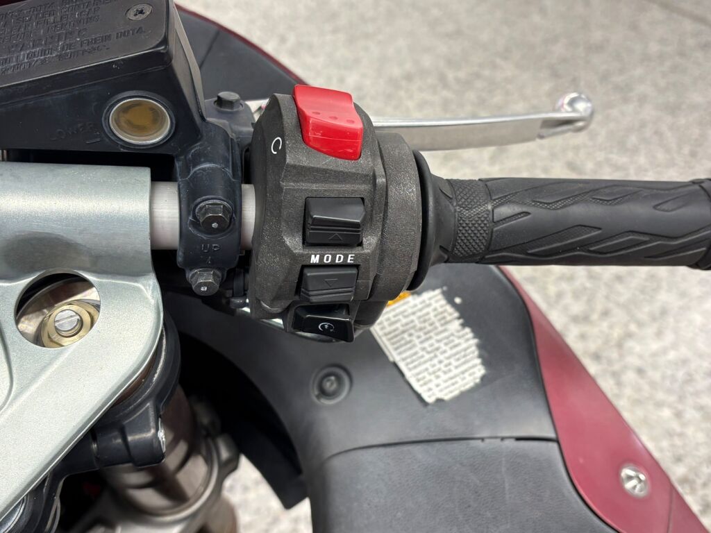 Suzuki GSX 2013 Punainen