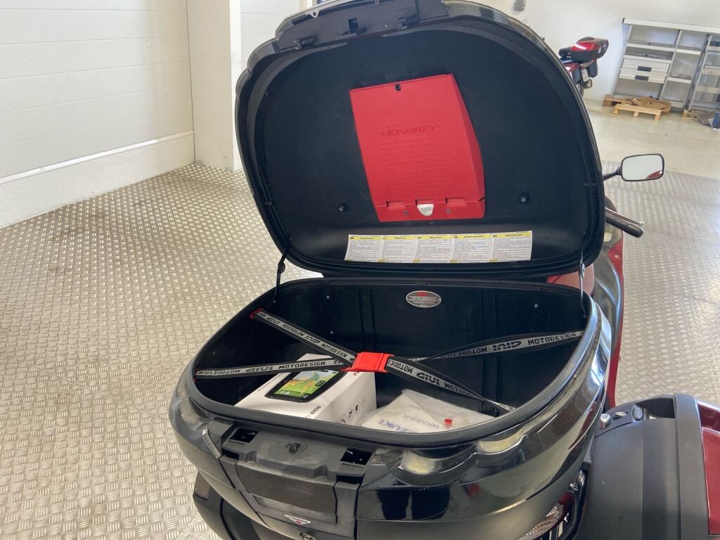 Suzuki GSX 2013 Punainen