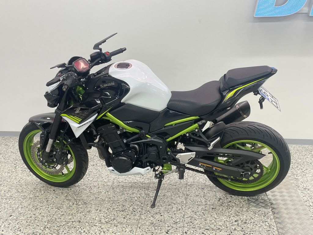 Kawasaki Z 2021 Musta