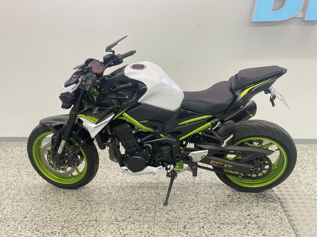 Kawasaki Z 2021 Musta
