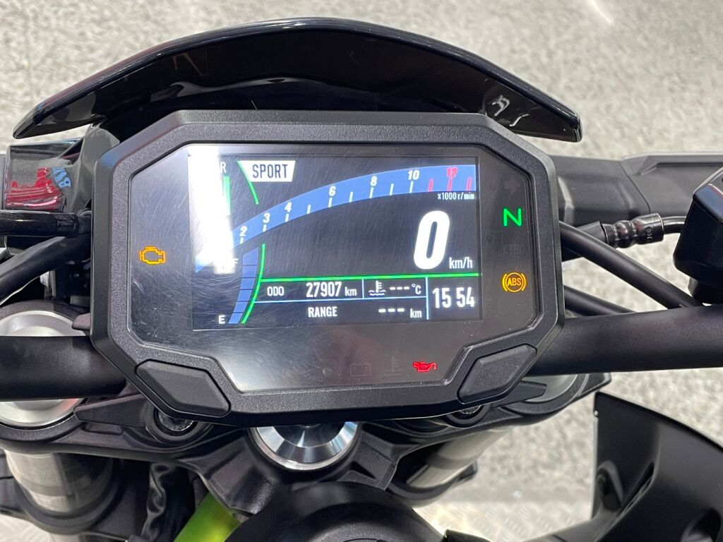 Kawasaki Z 2021 Musta