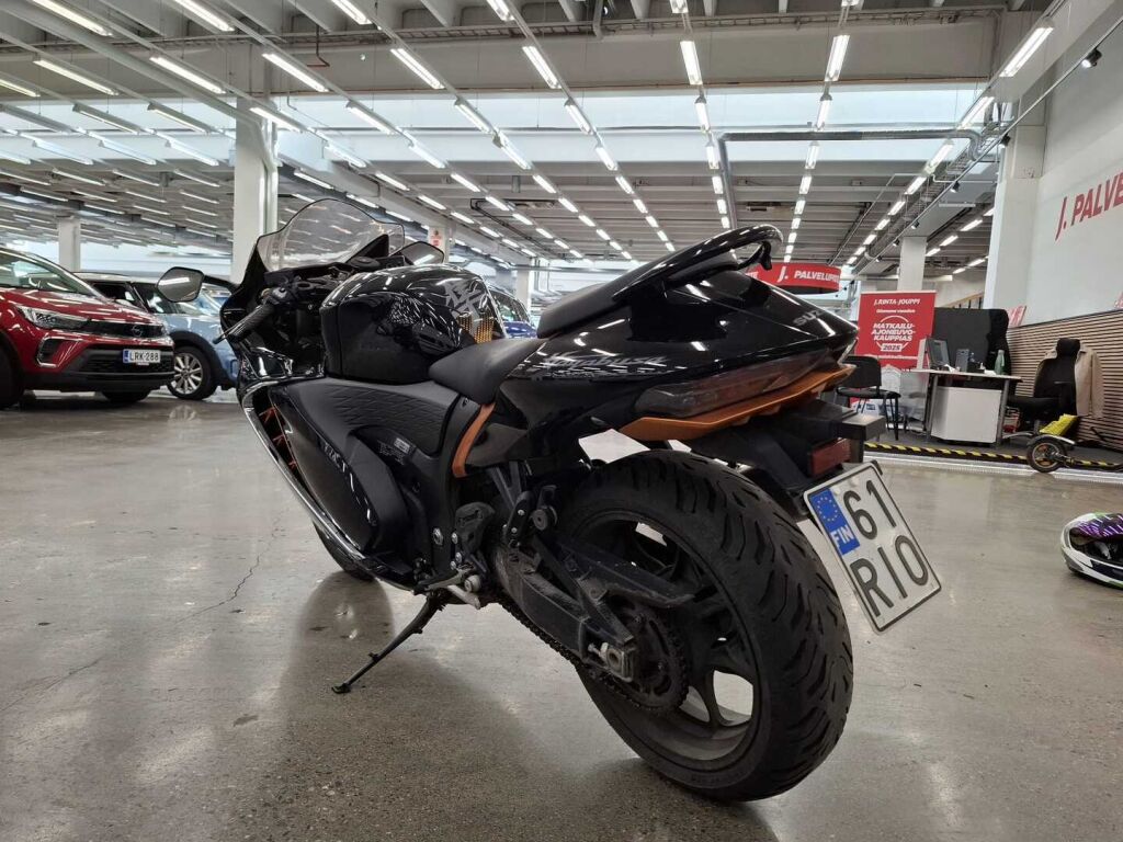 Suzuki GSX 2023 