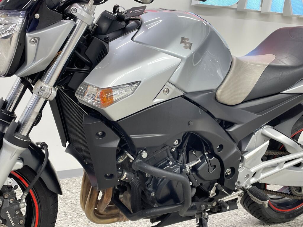 Suzuki GSR 2008 Hopea