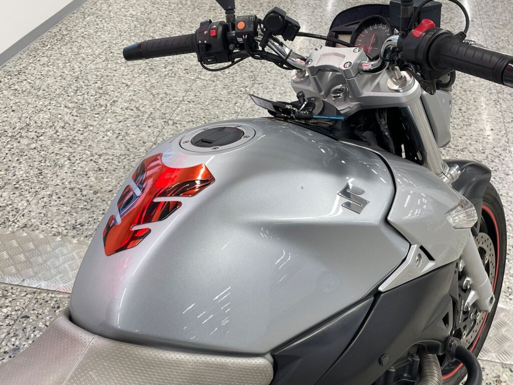 Suzuki GSR 2008 Hopea