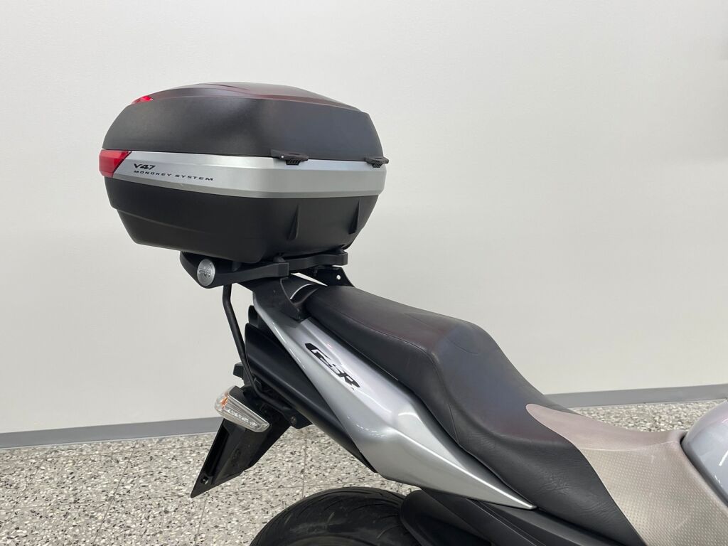 Suzuki GSR 2008 Hopea