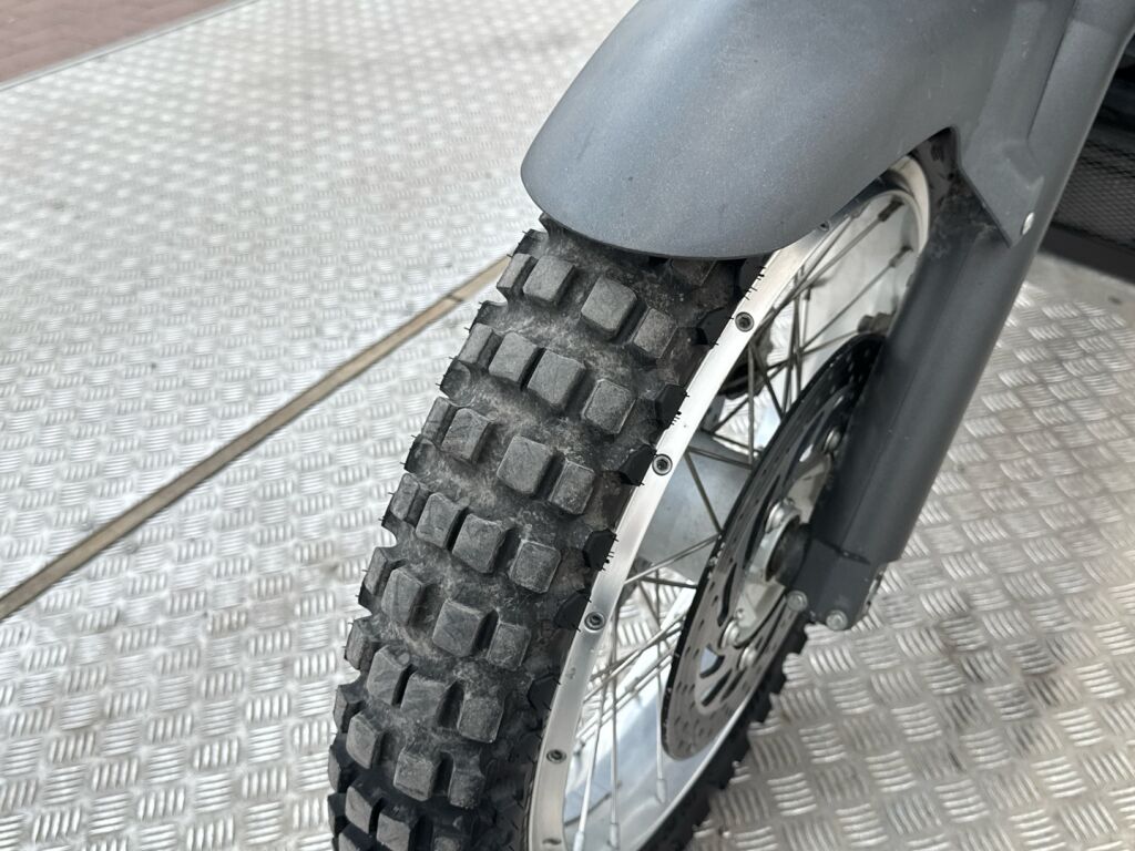 Aprilia Caponord 2006 Ruskea (beige)