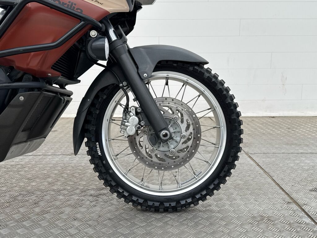 Aprilia Caponord 2006 Ruskea (beige)