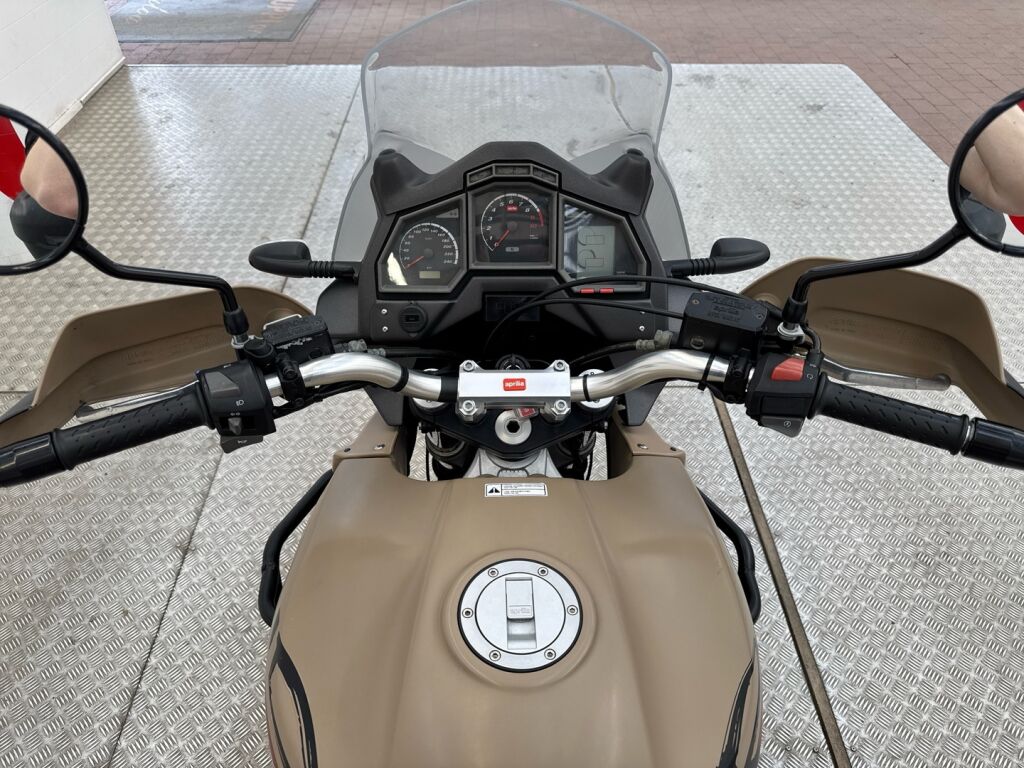 Aprilia Caponord 2006 Ruskea (beige)