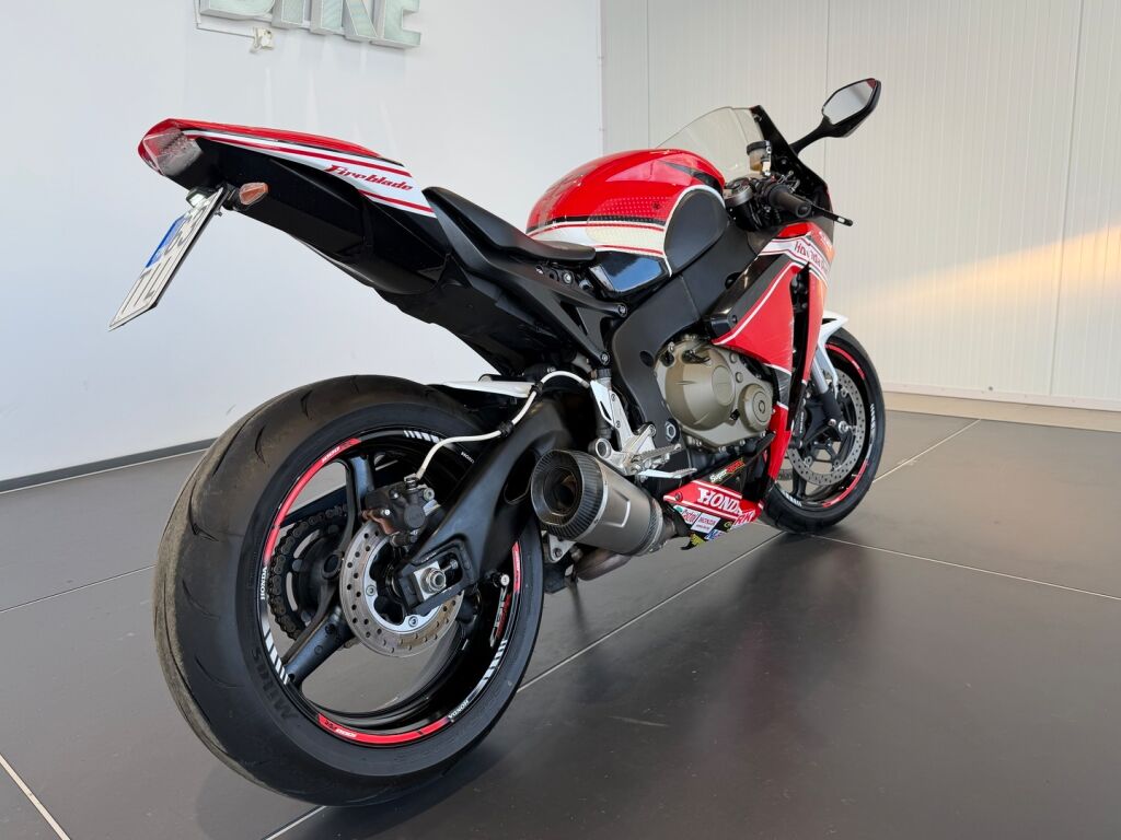 Honda CBR 2010 Musta