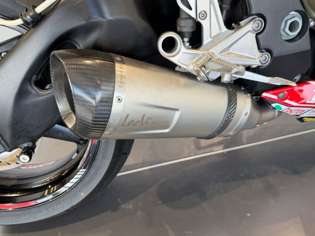 Honda CBR 2010 Musta