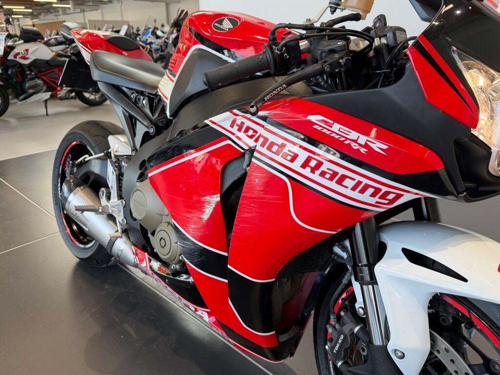 Honda CBR 2010 Musta