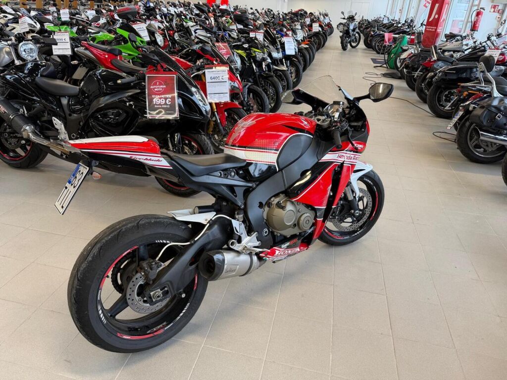 Honda CBR 2010 Musta