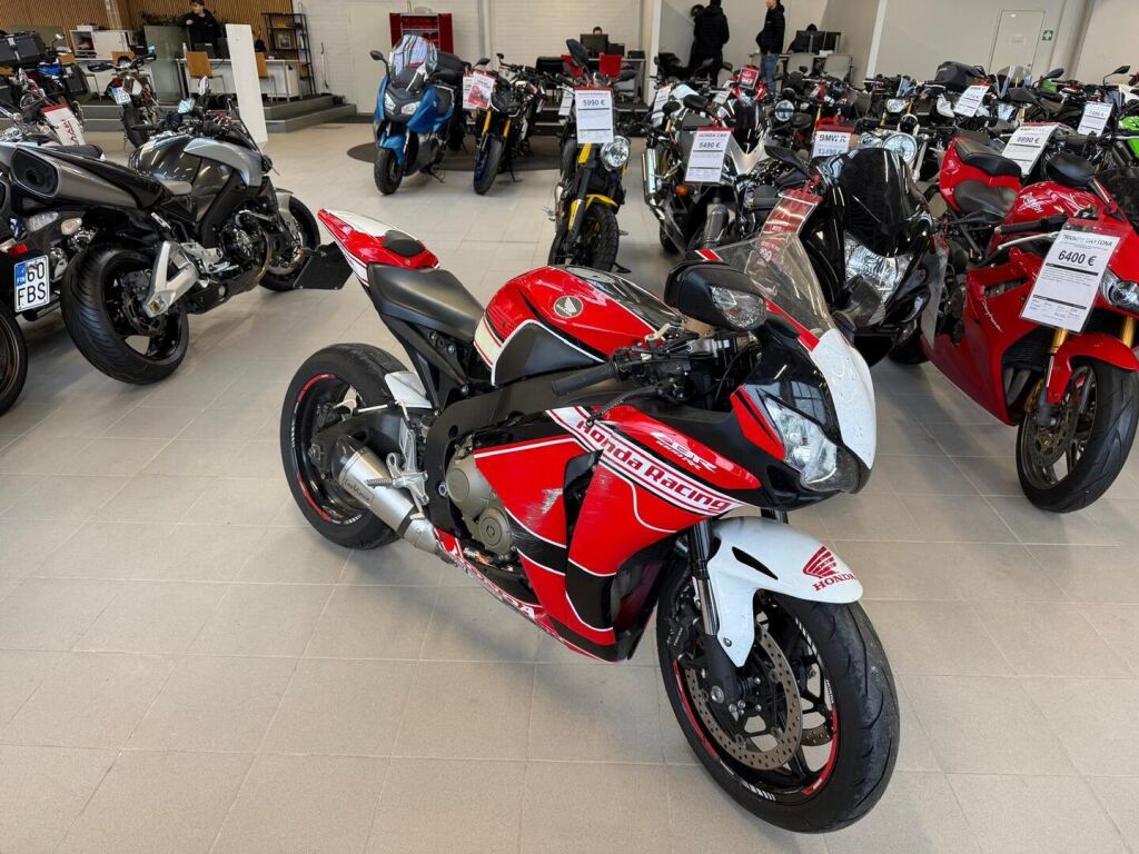 Honda CBR 2010 Musta