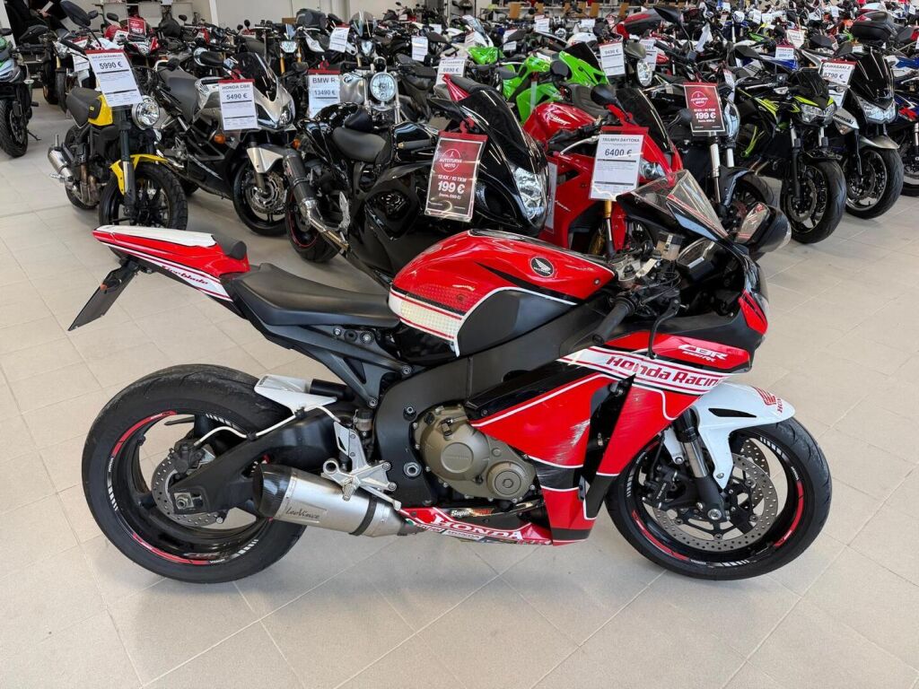Honda CBR 2010 Musta