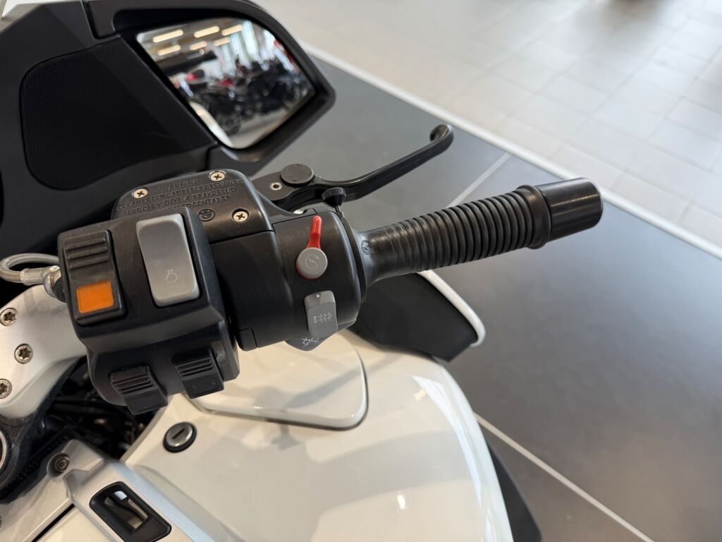 BMW R 2009 Valkoinen