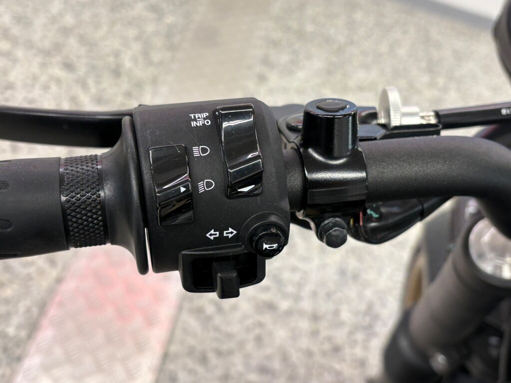 Yamaha XSR 2025 
