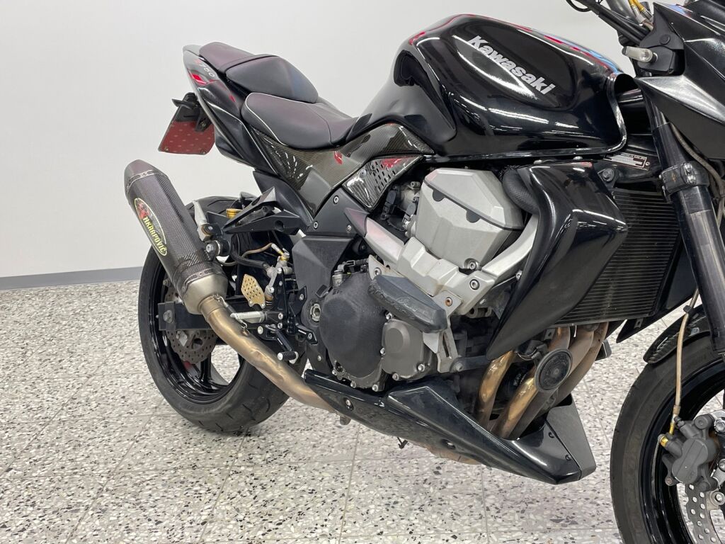 Kawasaki Z 2007 Musta