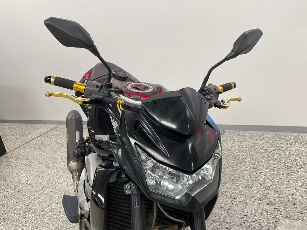 Kawasaki Z 2007 Musta