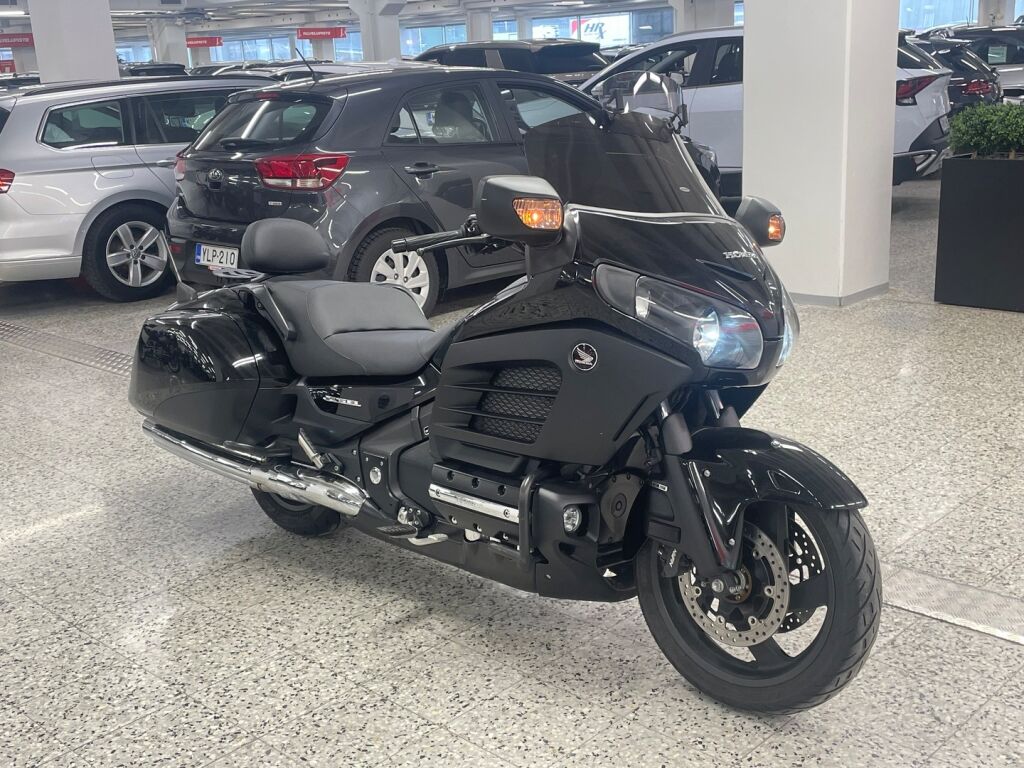 Honda GL 2013 
