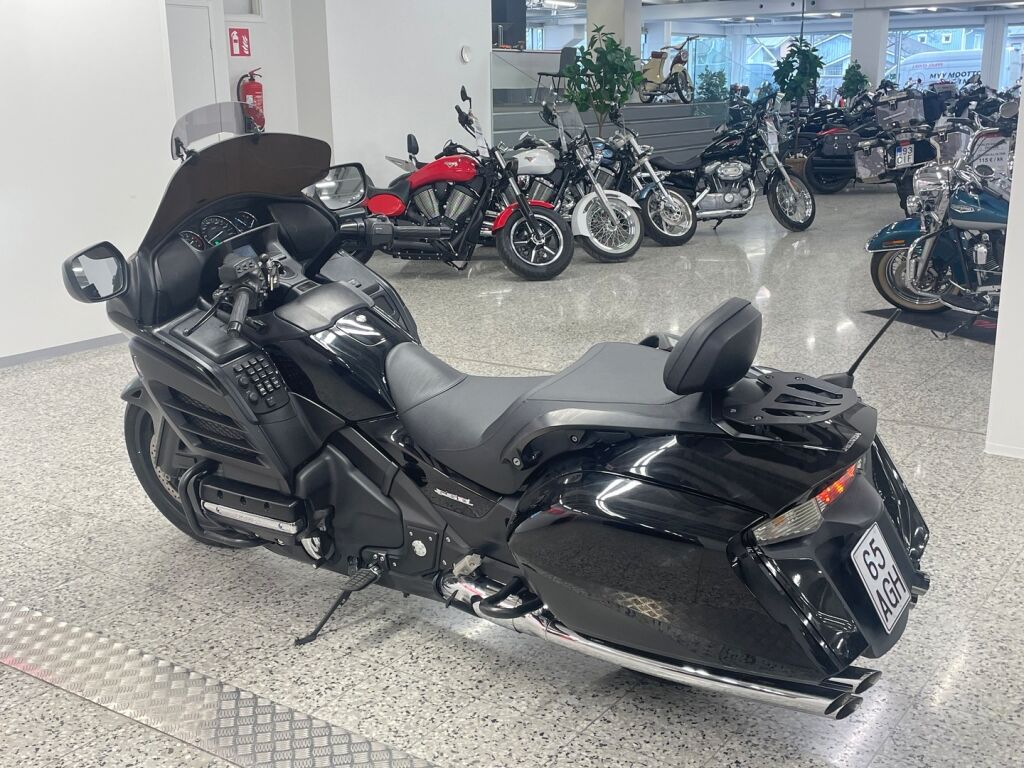 Honda GL 2013 