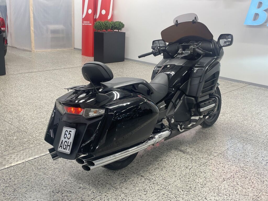 Honda GL 2013 