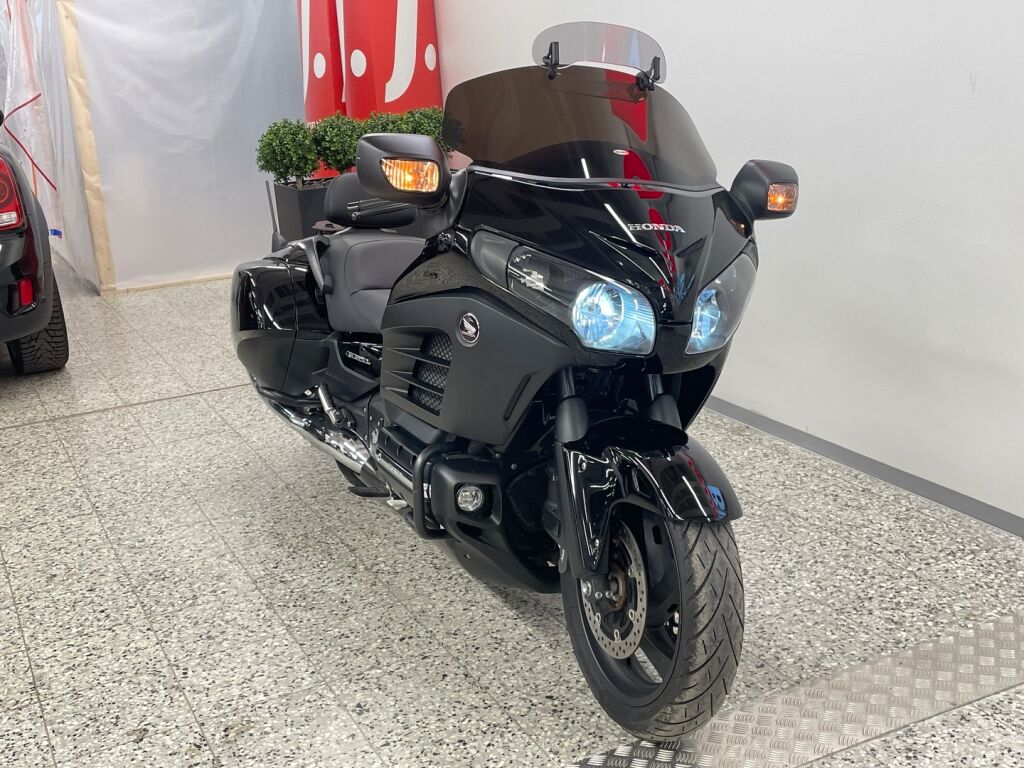 Honda GL 2013 