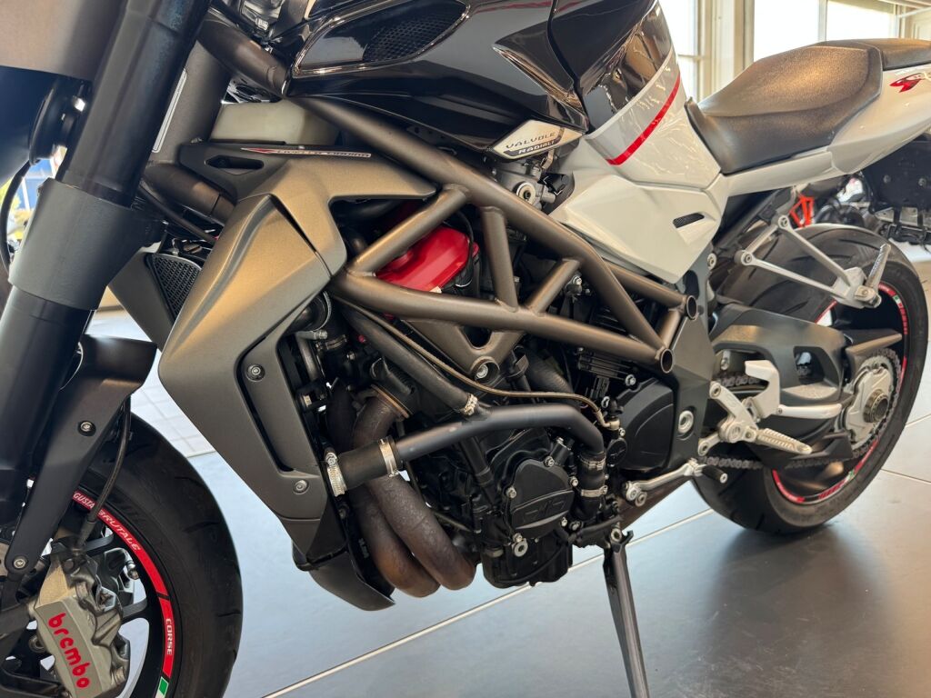 Mv agusta BRUTALE 2010 Valkoinen