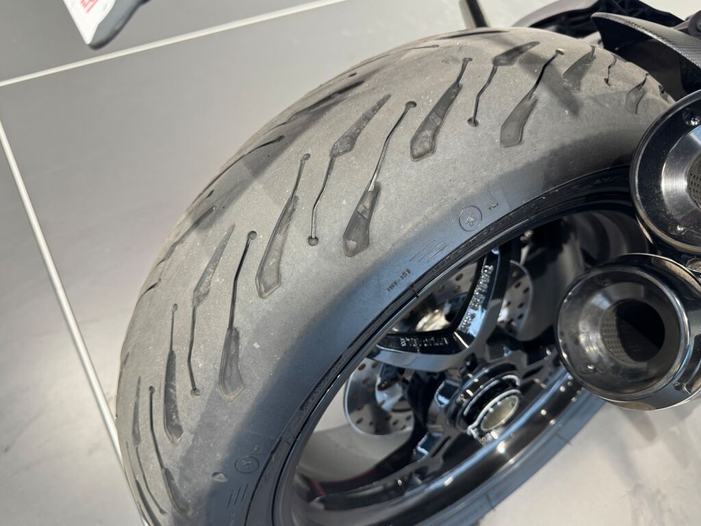 Ducati MONSTER 2014 Punainen