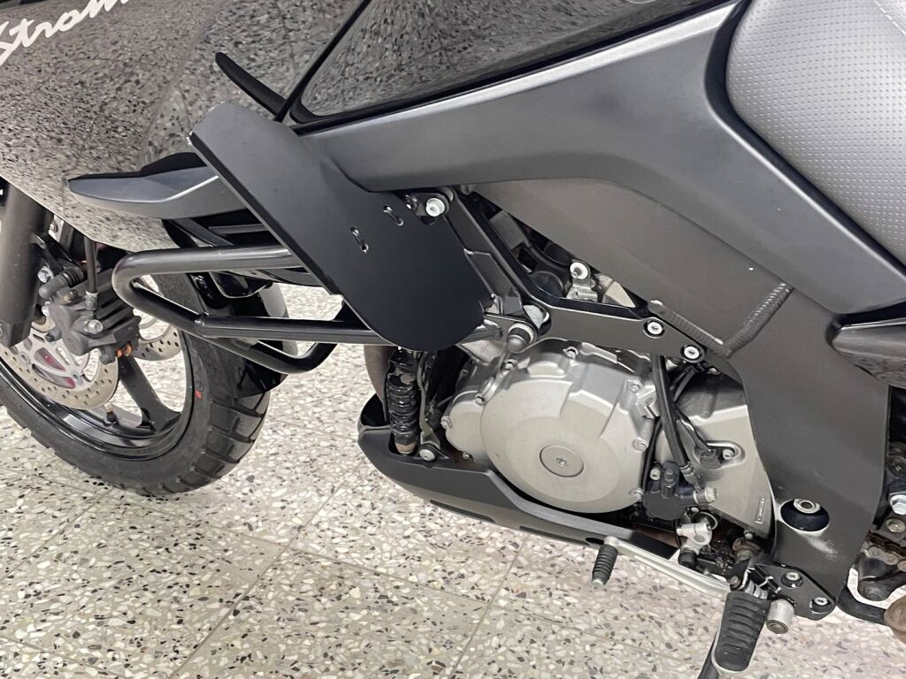 Suzuki DL 2007 Musta